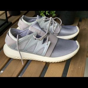 Adidas woman’s shoes size 7